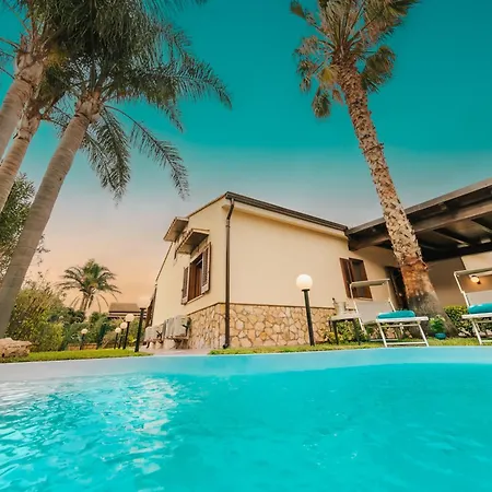 فيلة Seaside *